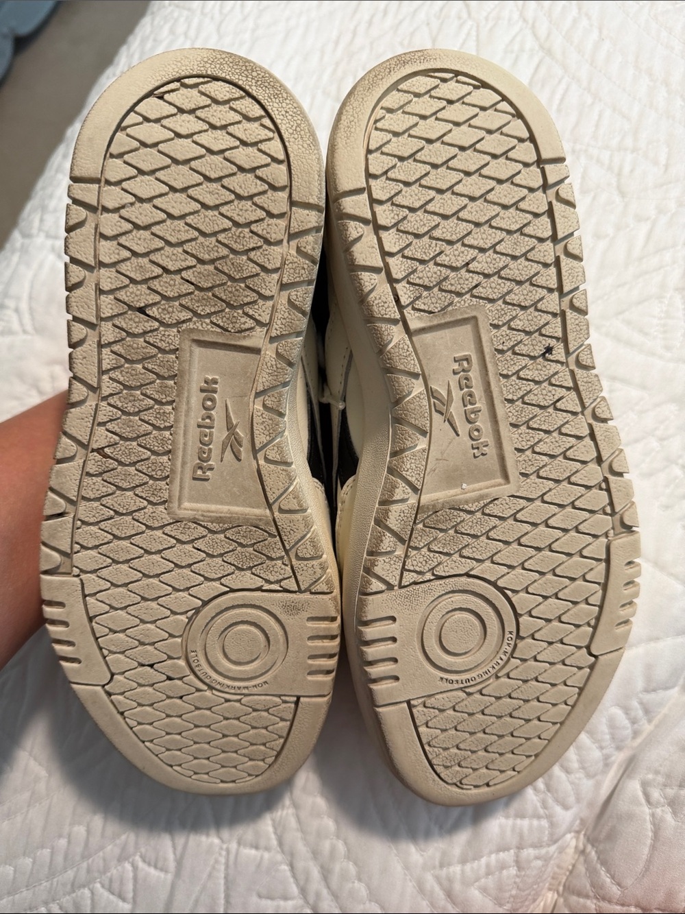 Reebok sneaker size 7 - Picture 5 of 6